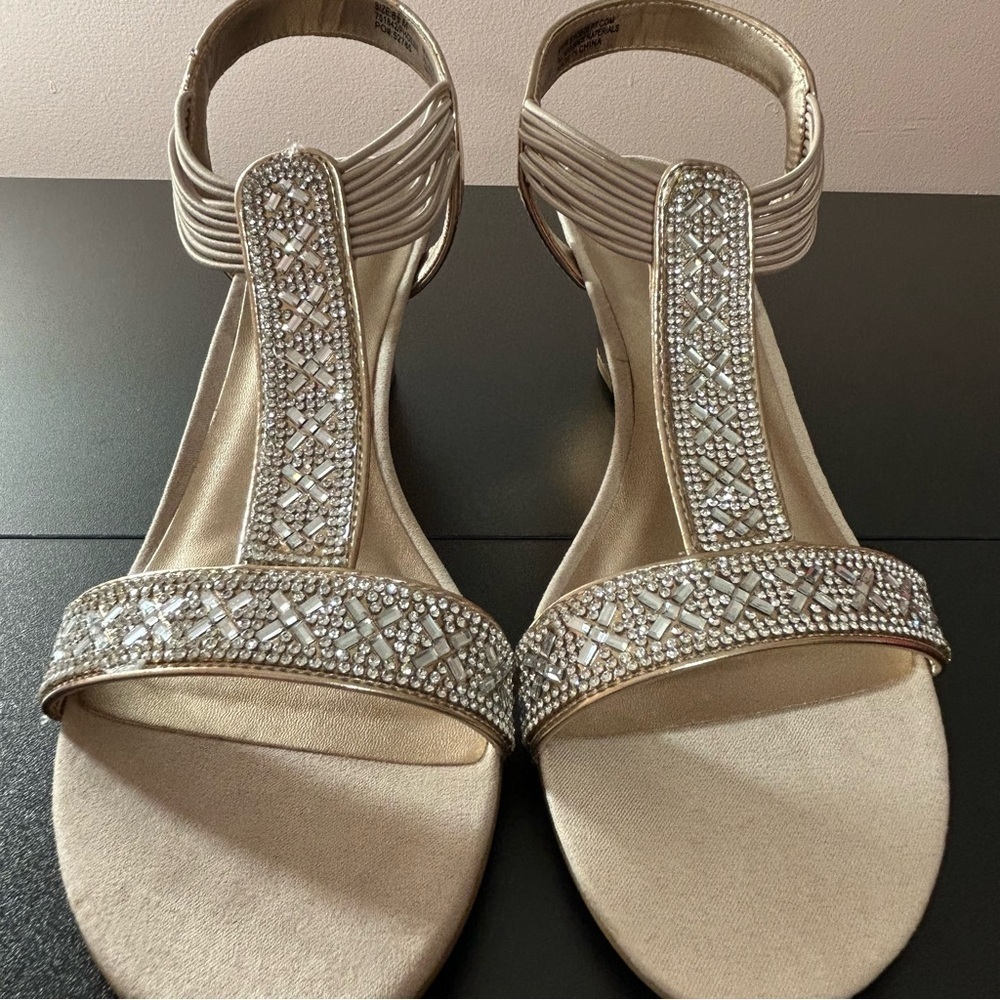 Silver Slipper Phoebe Women's Sandal Wedge Rose Gold Open Toe Size 81/2 M - Picture 3 of 7